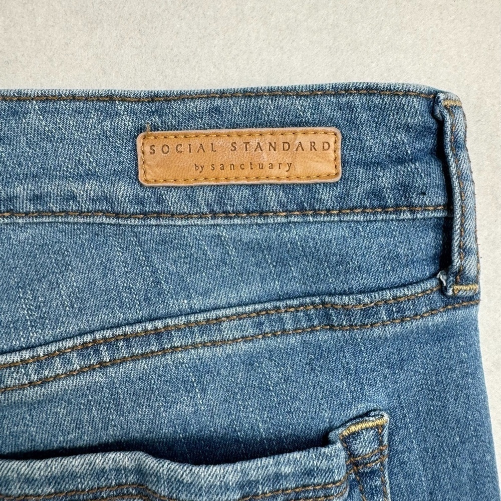 Social Standard Jeans Womens Sz 12/31 Light Blue Slim Straight High Rise Stretch - Picture 15 of 16